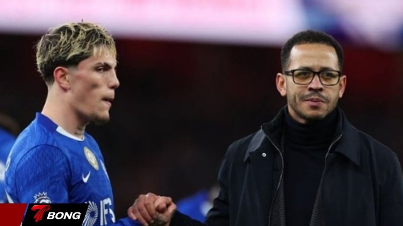 Nỗi đau và áp lực bủa vây Liam Rosenior